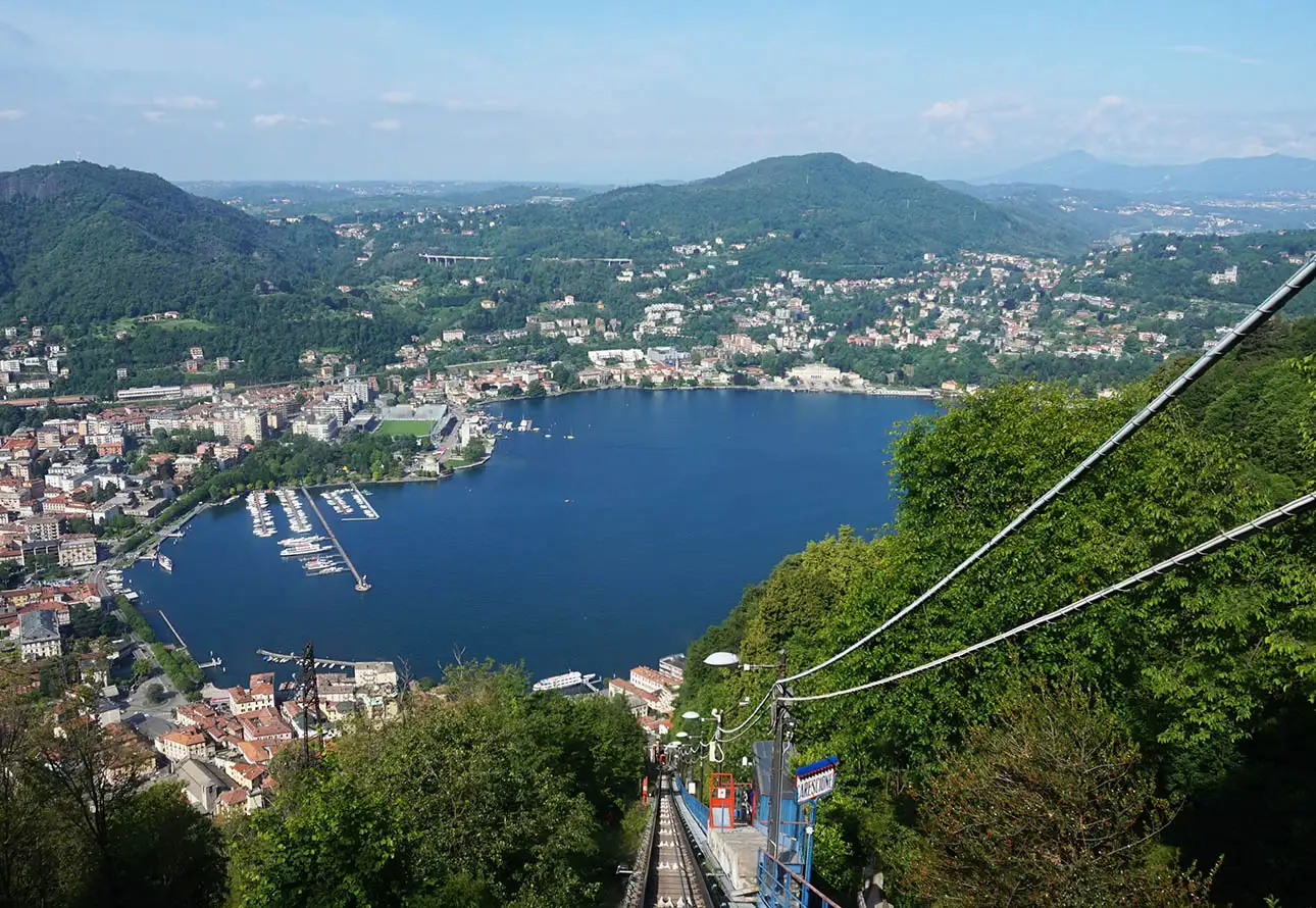  Scenic city and lake view from Como–Brunate Funicular